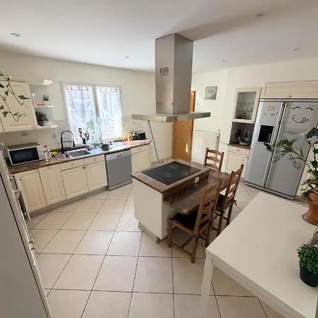 La Romantique Meublée Privée Terrasse Parking Près De Paris Séjour chez l'habitant *